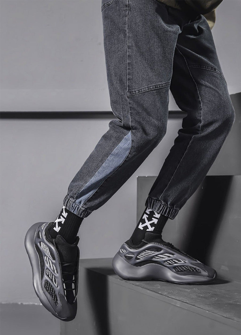 CUBICS V3 YEZY 700 Glow - Black Grey