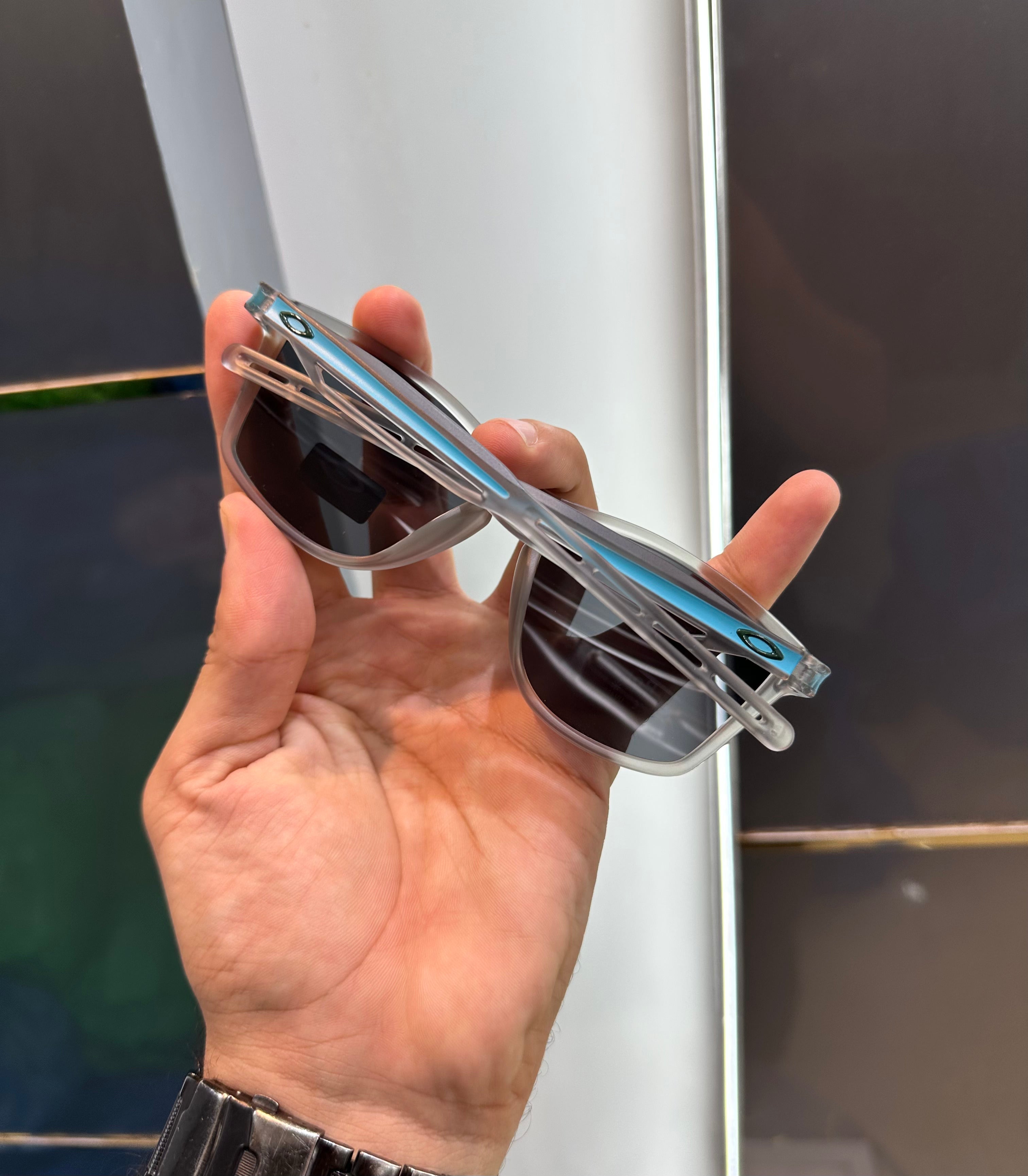 Oakle y Grey 3363 Ultimate Luxury Shade With Original Packaging