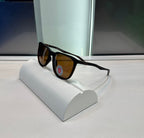 Oakle y Brown Ultimate Luxury Shade With Original Packaging