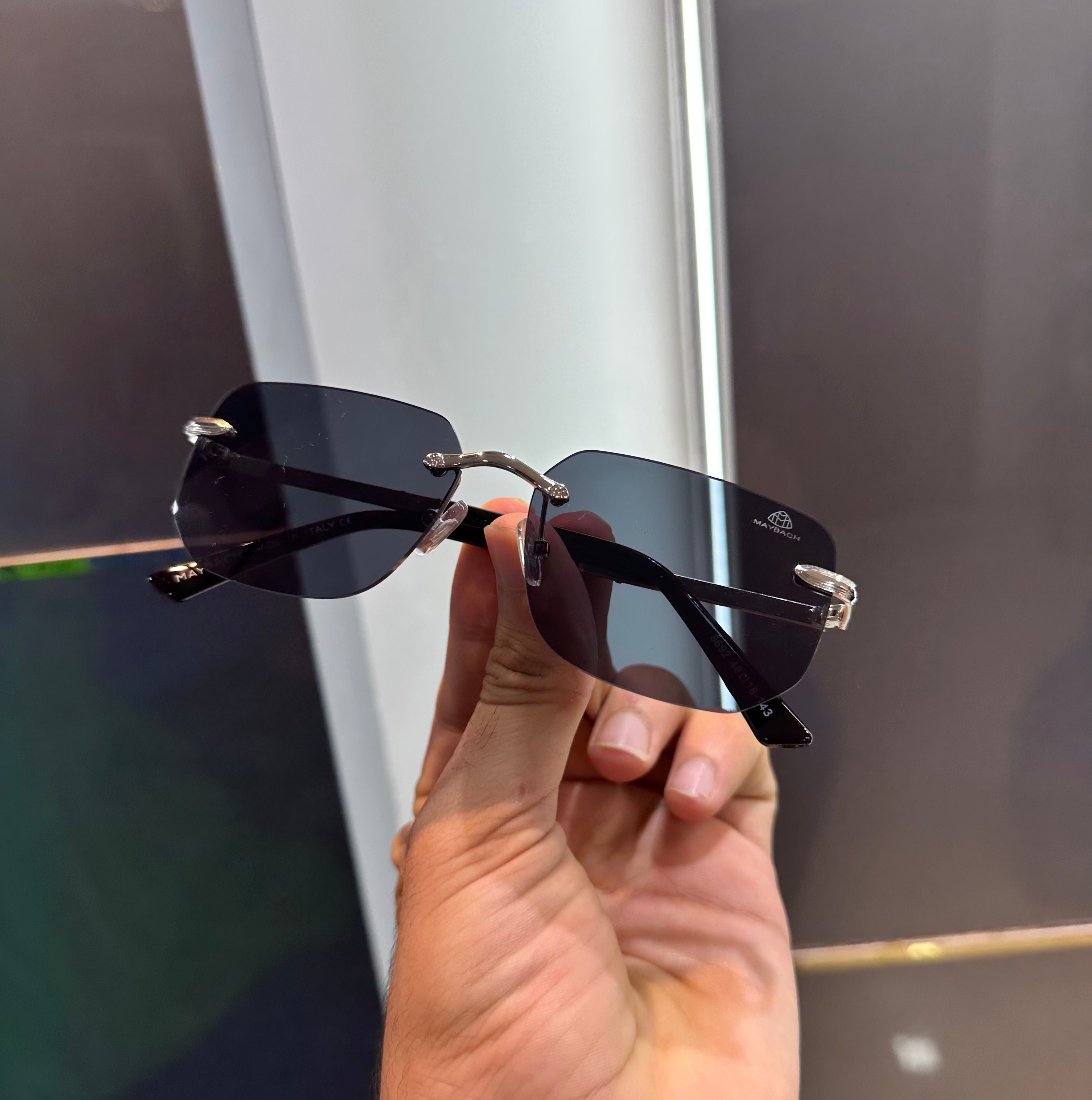 Maybac h Black Silver 8692 Ultimate Luxury Shade With Original Packaging