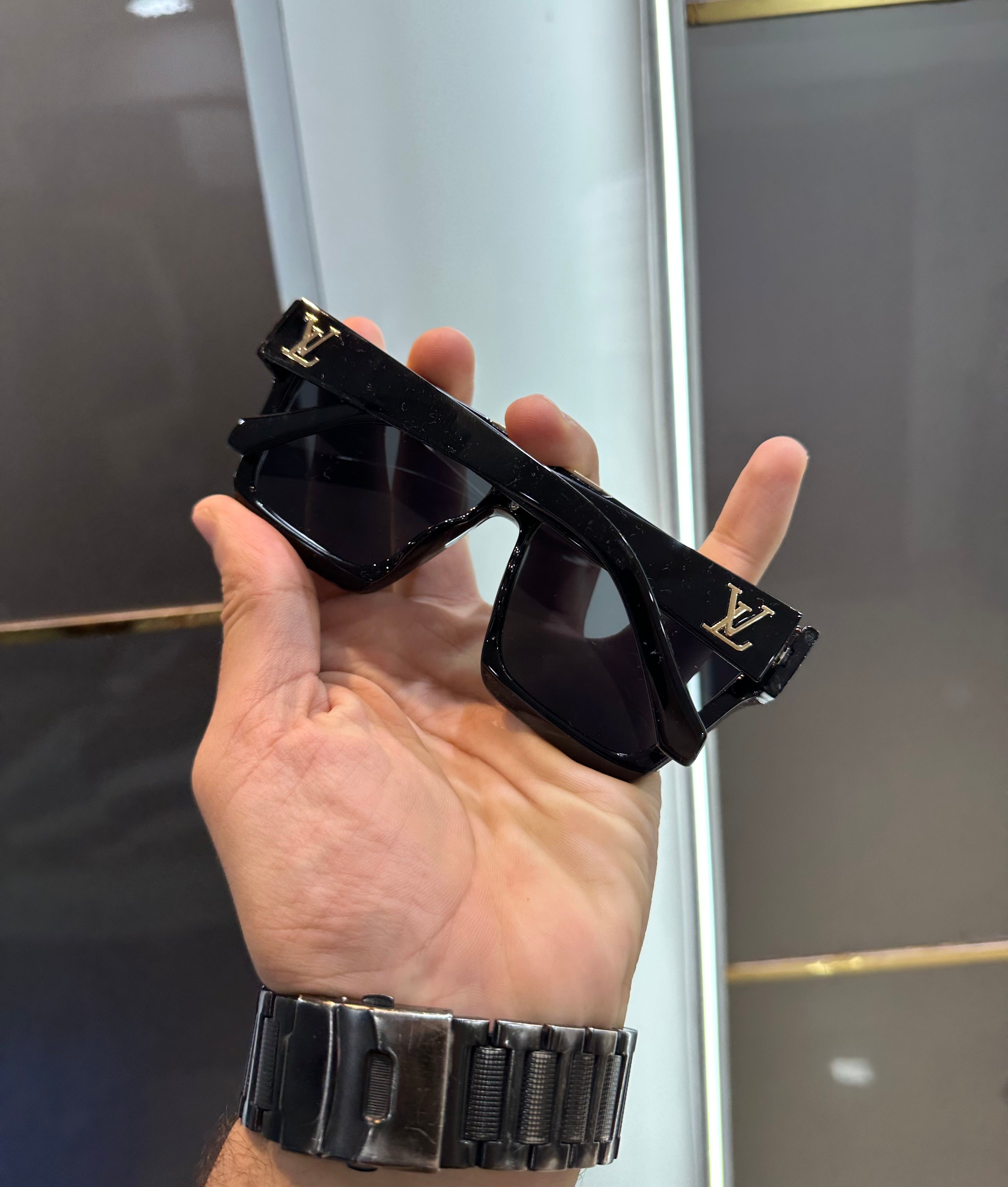 Loui s Vuitto n Badshah Edition 8675 Ultimate Luxury Shade With Original Packaging