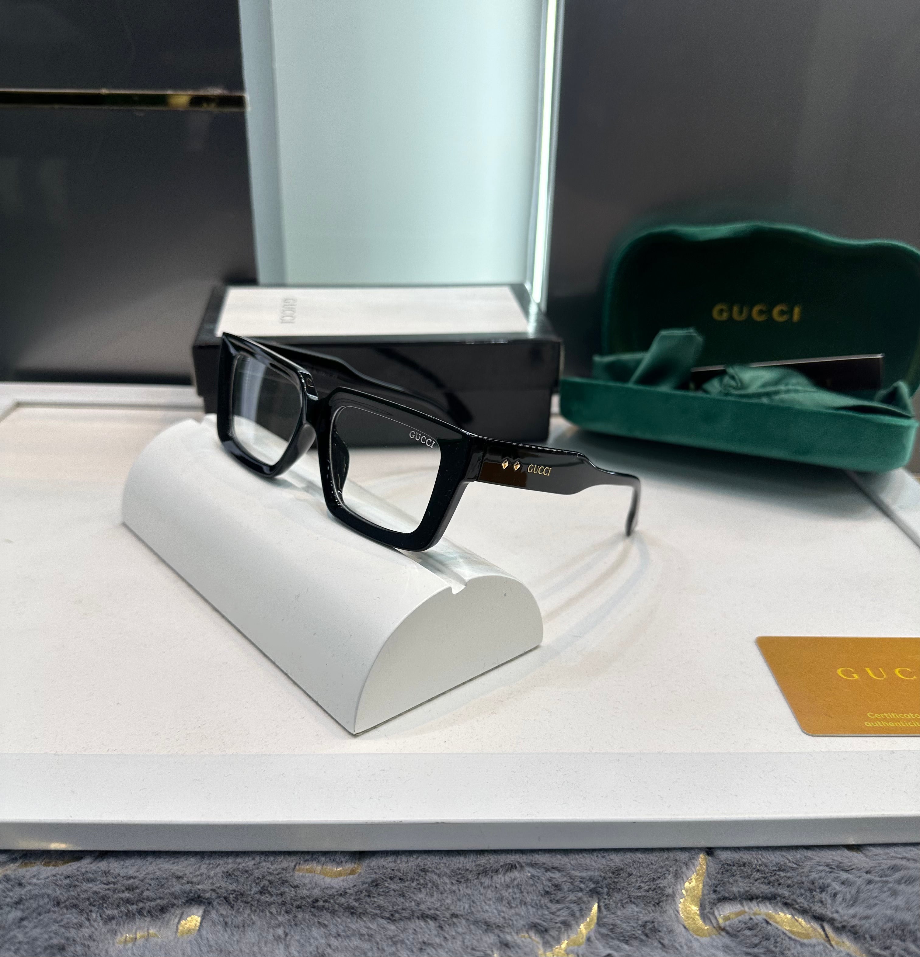 Gucc i 2379 Transparent Ultimate Luxury Shade With Original Packaging