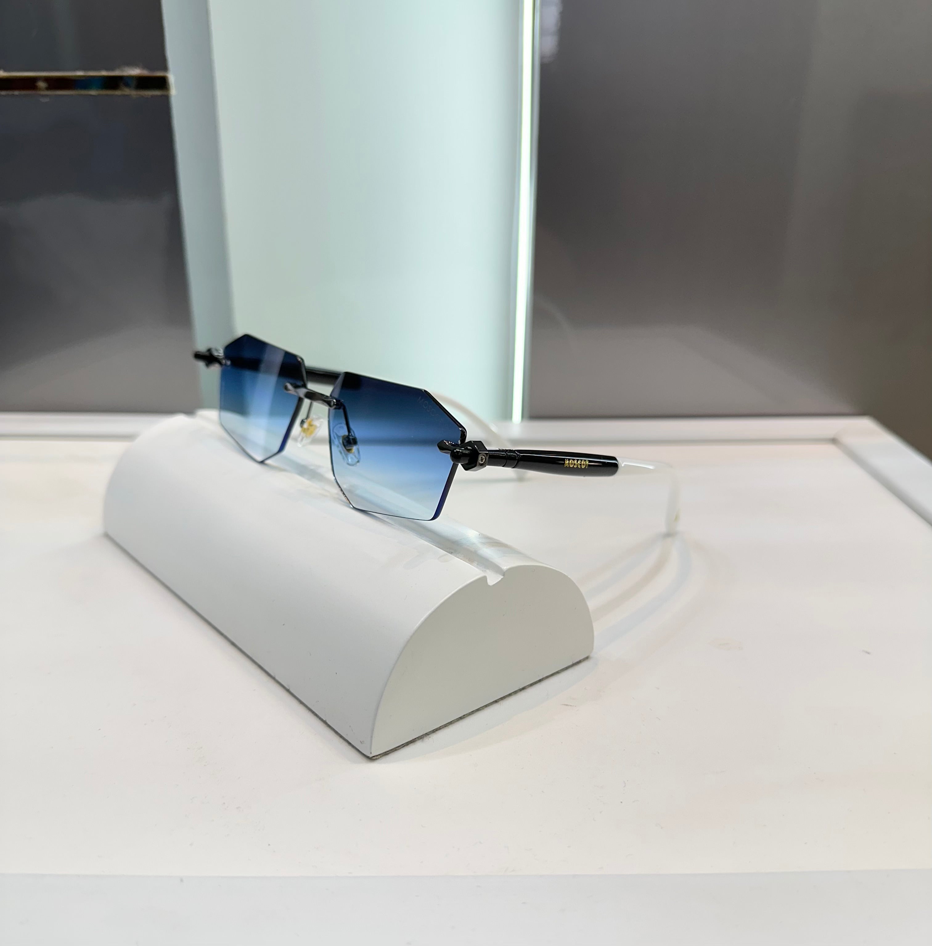 Mosco t 6242 Blue Ultimate Luxury Shade With Original Packaging