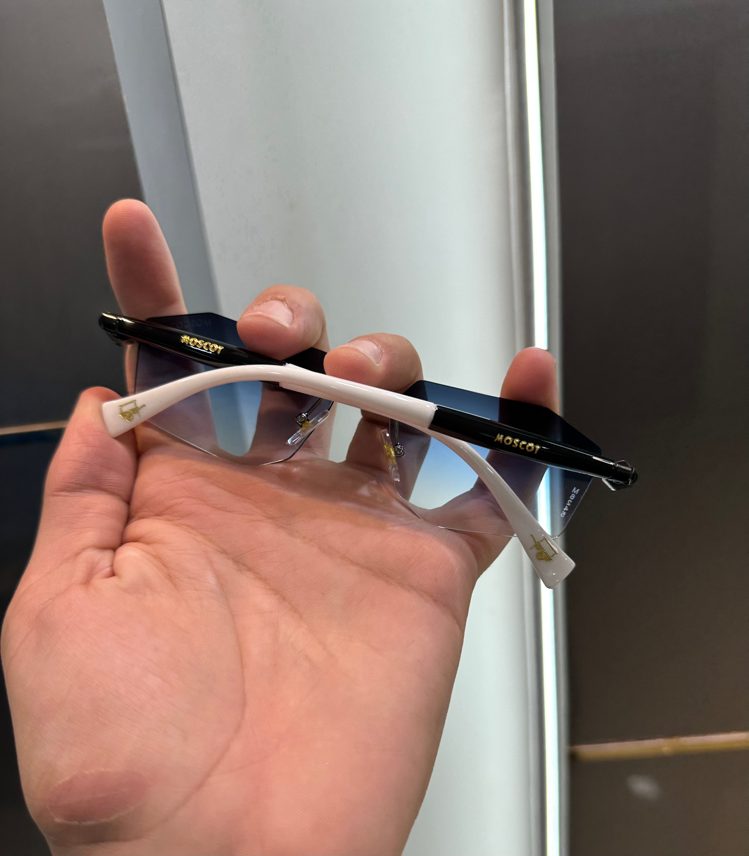 Mosco t 6242 Blue Ultimate Luxury Shade With Original Packaging