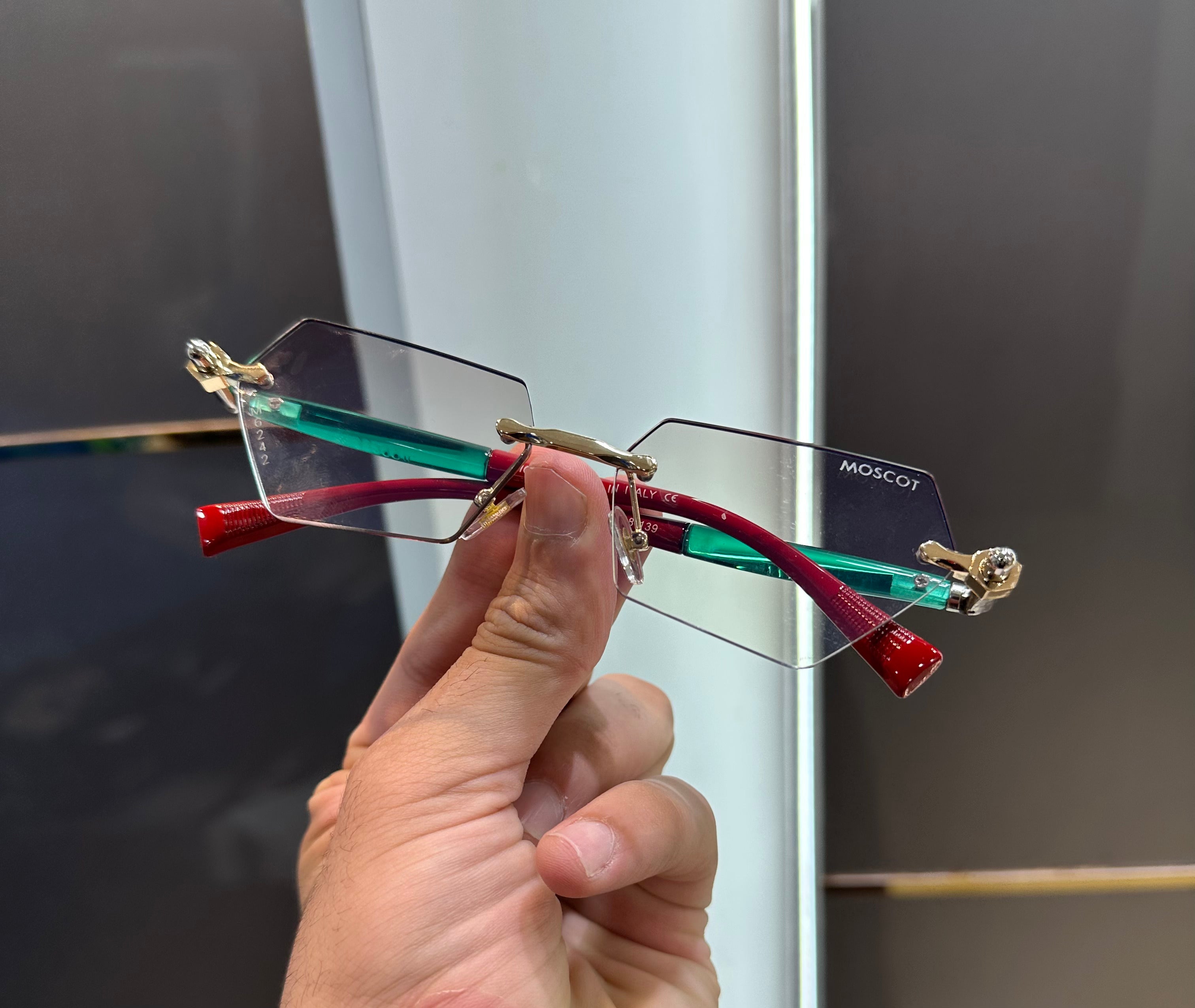 Mosco t 6242 Glass Ultimate Luxury Shade With Original Packaging