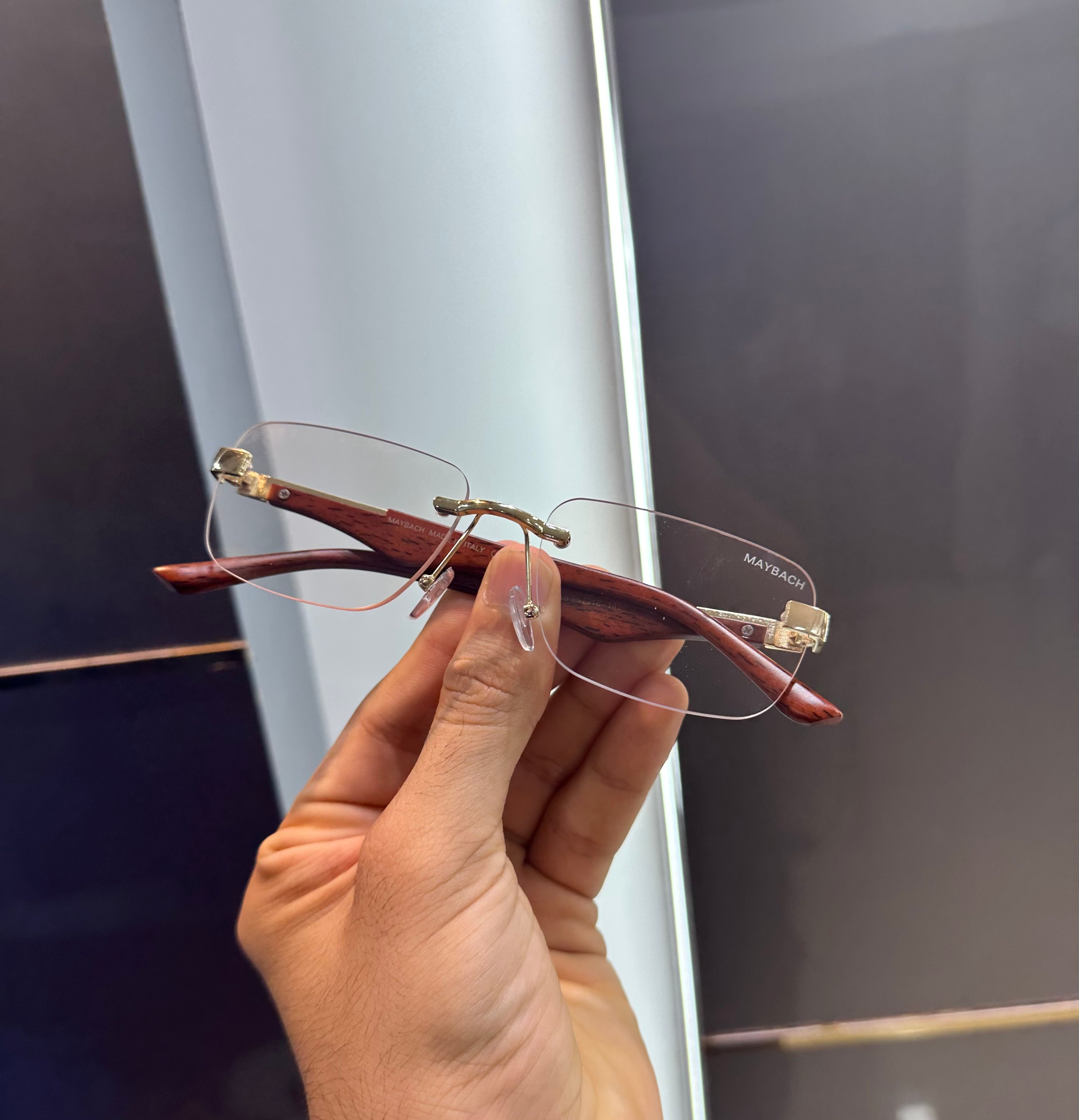 Maybac h Ultimate Luxury Shade With Original Packaging