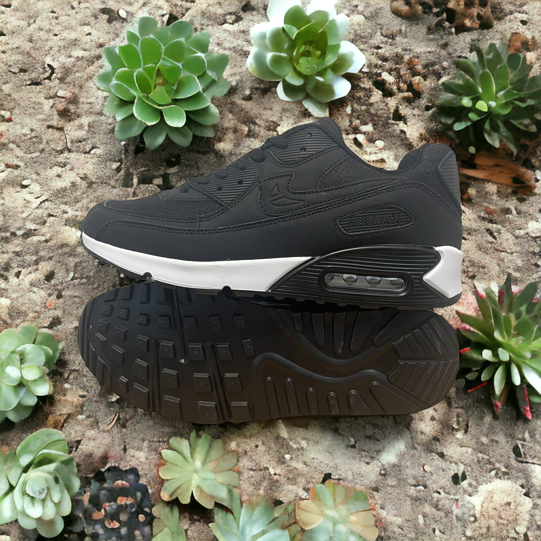 CUBICS Max Air 90 Trainers - Black