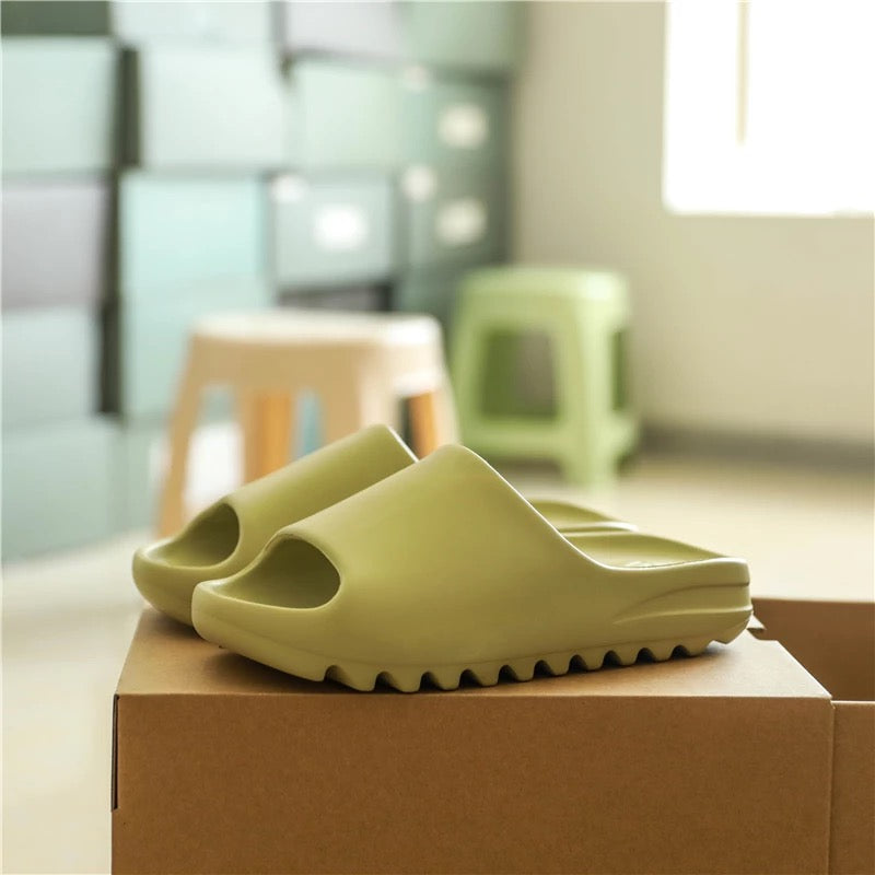 CUBICS Yezy Foam Slides - Resin