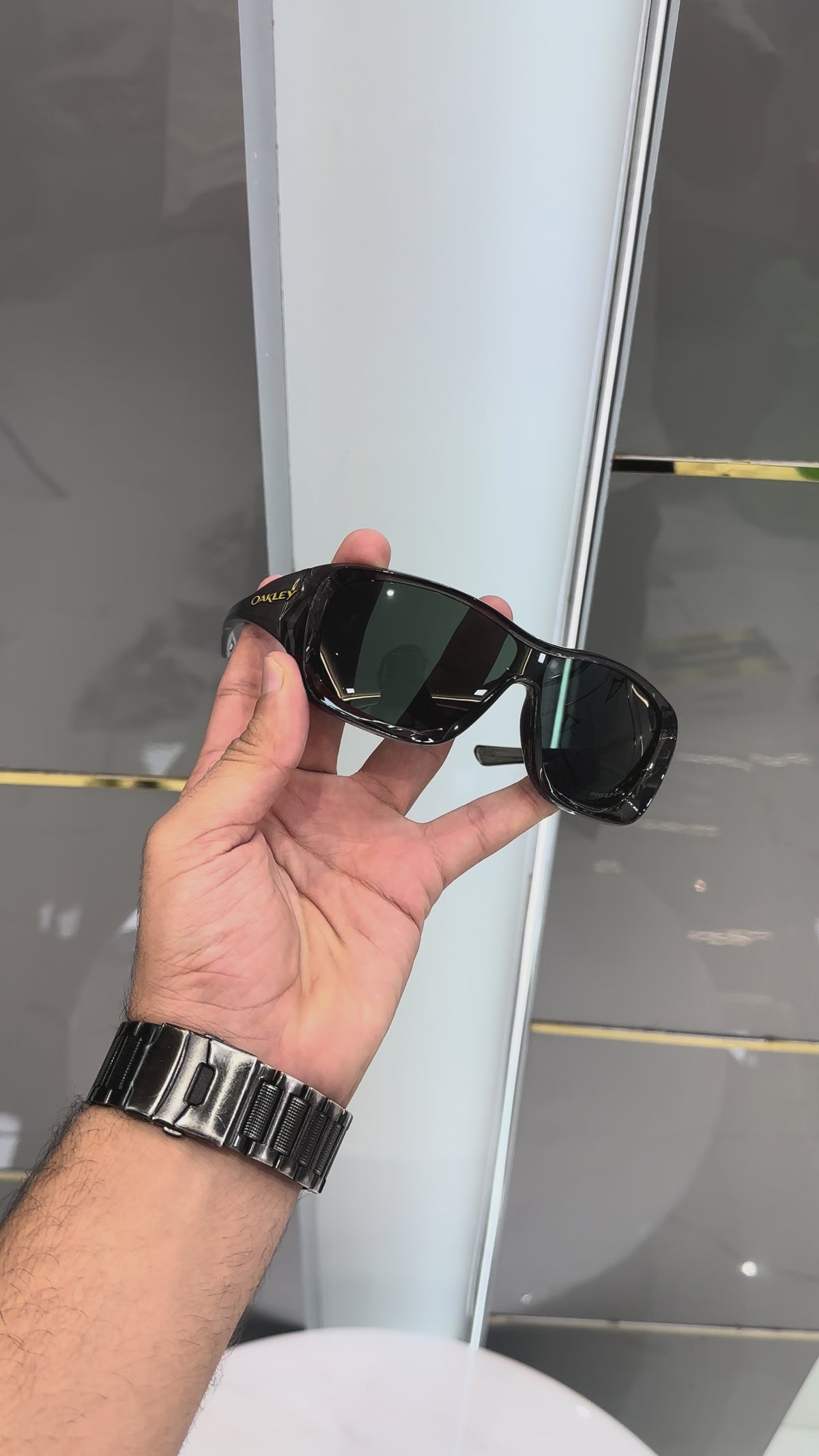 Oakle y 9493 Grey Green Ultimate Luxury Shade With Original Packaging