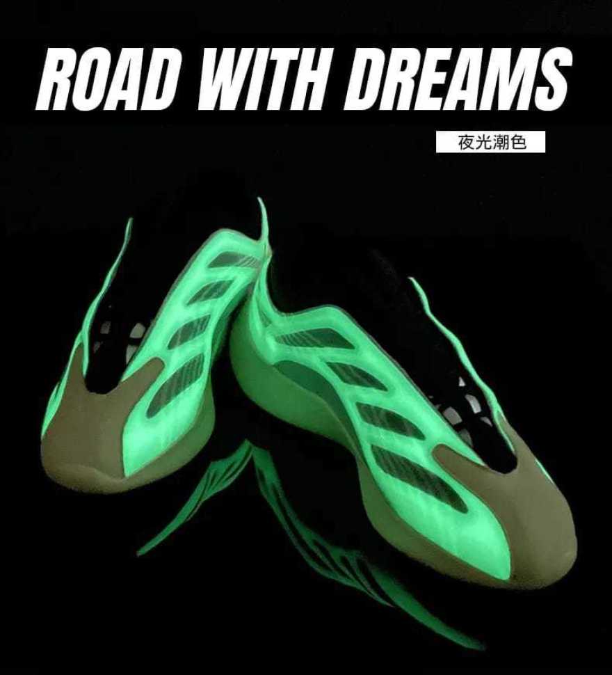 CUBICS V3 YEZY 700 Glow - Cream